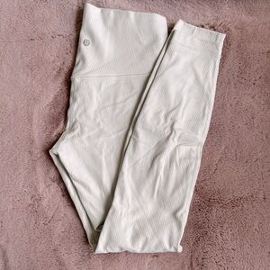 Crème lululemon leggings ribbed with shine size 8